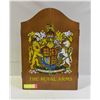 Image 1 : THE ROYAL ARMS PAINTED WOODEN CASED DART BOARD