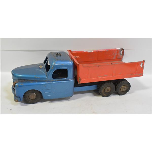 VINTAGE 1950/1960 DYE CAST STUCCO DUMP TRUCK