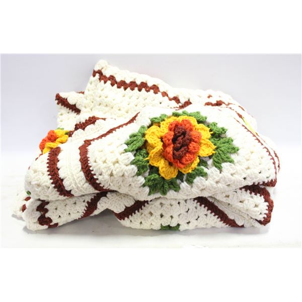 VINTAGE KNITTED BLANKET 95"X72"
