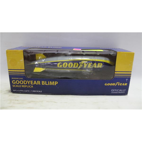 SCALE 1:300 GOODYEAR LARGE BLIMP IN BOX