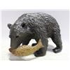 Image 1 : ESTATE VINTAGE BEAR CATCHING SALMON PLASTIC