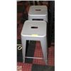 Image 1 : 2 METAL GREY STOOLS