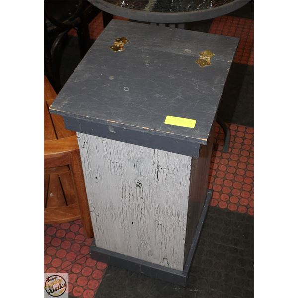 GARBAGE CONTAINER AND PLANT STAND 1/4 CIRCLE
