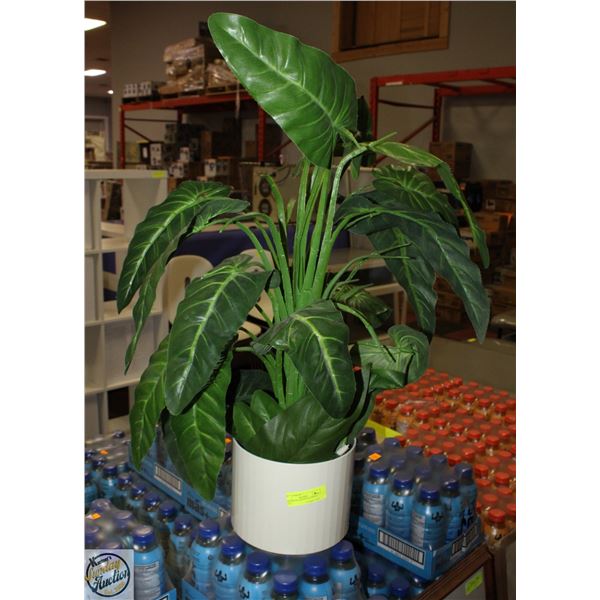 3 ARTIFICIAL PLANTS & 1 EXTRA PIECE