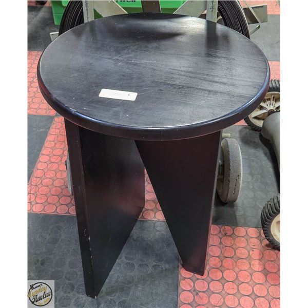 BLACK END TABLE H-24" DIAMETER-18"