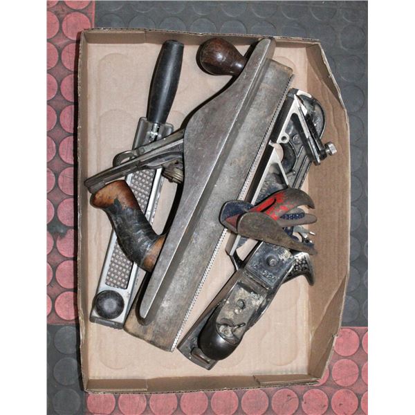 ESTATE LOT OF VARIOUS SIZE WOOD PLANARS