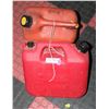 Image 1 : 2 ESTATE 2.5 GAL RED PLASTIC JERRY CAN GAS