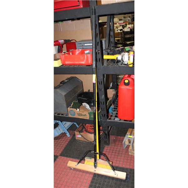 MASTERCRAFT/SHMUTZHAKEN SHOP BROOMS