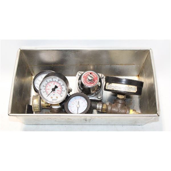 ESTATE LOT ASSORTED AIR PRESSURE GAUGES