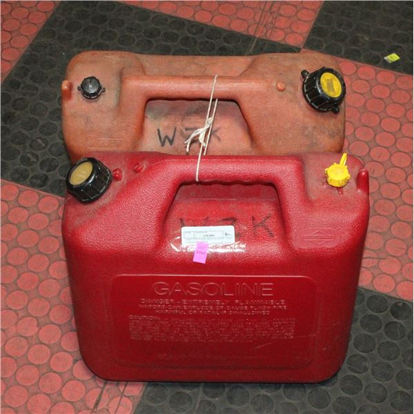 2 ESTATE 5 GAL RED PLASTIC JERRY CAN GAS EMPTY