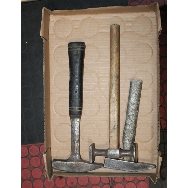 ESTATE LOT VARIOUS HAMMERS METAL WORKING