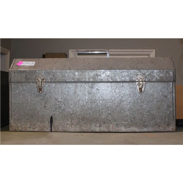 VINTAGE METAL TOOL BOX 26" LONG