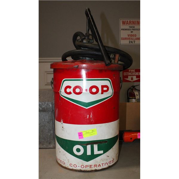 VINTAGE CO-OP OIL PUMP TIN W/PUMP