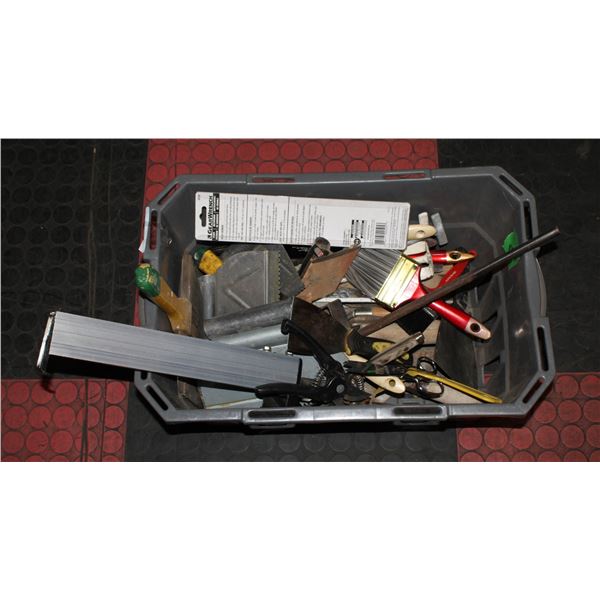 ESTATE PAINTING SUPPLIES WITH TROWELS AND