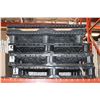 Image 1 : LOT OF 6 PLASTIC PALLETS