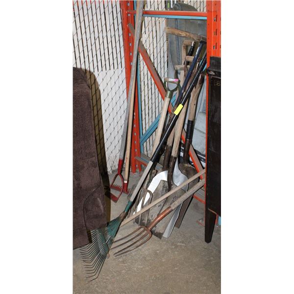 ESTATE PALLET VARIOUS GARDEN TOOLS