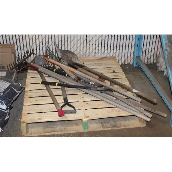 ESTATE PALLET VARIOUS GARDEN TOOLS