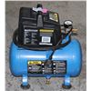 Image 2 : MASTERCRAFT 2 GALLON AIR COMPRESSOR