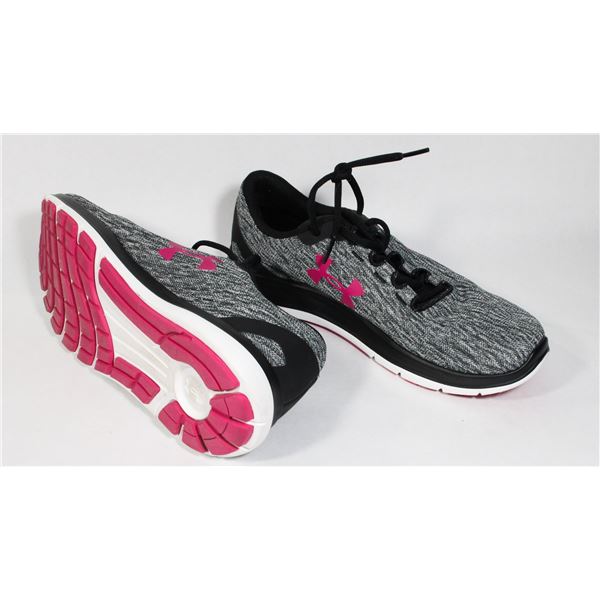USED WOMENS UNDER ARMOUR SIZE 8 RUNNING SHOES