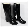 Image 1 : RUBBER BOOTS, DONT SEE A SIZE, APPROX 7