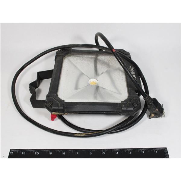 LED HUSKY WORK LIGHT (WORKING)