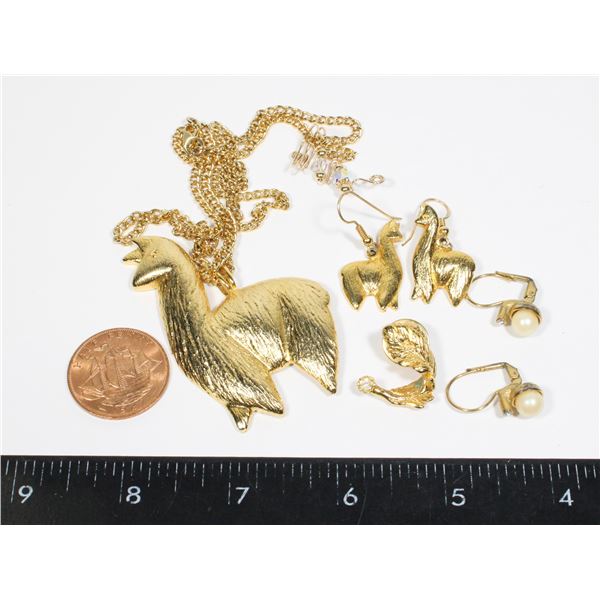 BUNDLE OF FASHION JEWELRY, LARGE LAMA