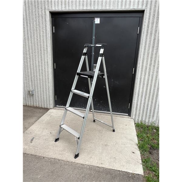 Cosco Fold-Up Step Ladder