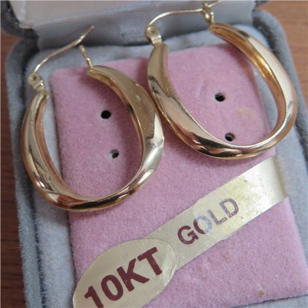 Beautiful 10K Yellow Gold earrings.  Earrings are marked 10K on post