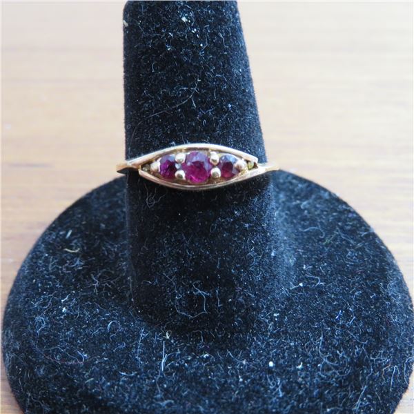 14K Yellow Gold & red stone (ruby, garnet??) vintage ring.  Marked 14K.  Approx size 5.5