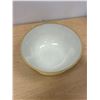 Image 3 : T.G Green England "Gripstand" Mixing Bowl 11"