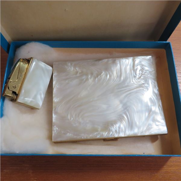 Stunning vintage women's cigarette case and lighter - see description and photos