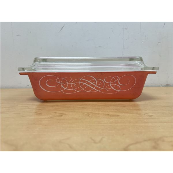 Pyrex Pink Scroll Spacesaver Casserole With Lid 2 Qt - shows use, see all photos