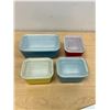 Image 4 : Lot of 4 Pyrex Fridge Dishes with Lids