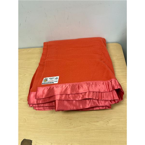 Pink Merino Wool Blanket (England) nice overall 90x70"