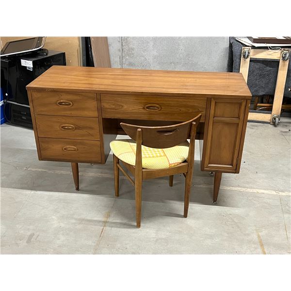 Mid Century Desk & Chair - Desk Approx: 52 x 18.5 & 30.5"T