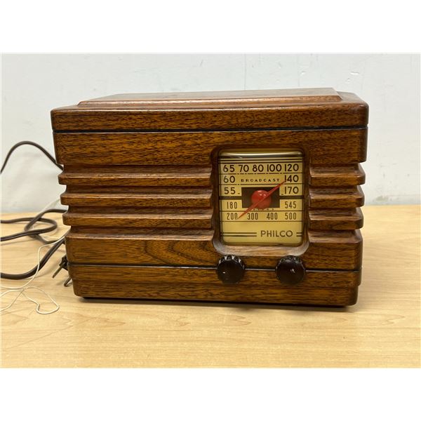 Vintage Philco Model 36 Tube Radio