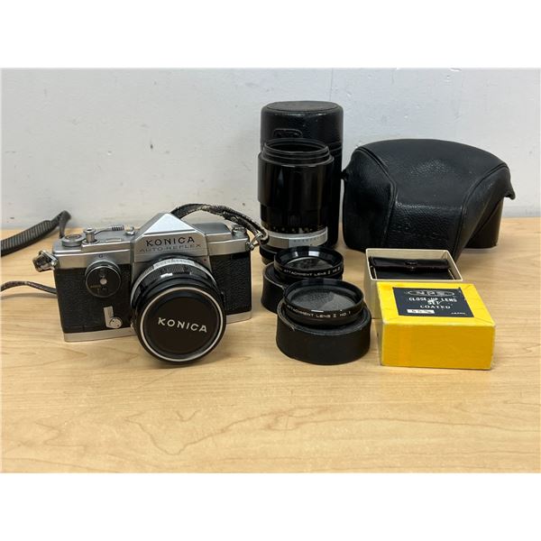 Vintage Konica Auto-Reflex Film Camera & accessories - see all photos, not tested