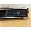 Image 4 : Sanyo FM/AM Flip Clock Electric Radio 10FA-T40W - see all photos, not tested.