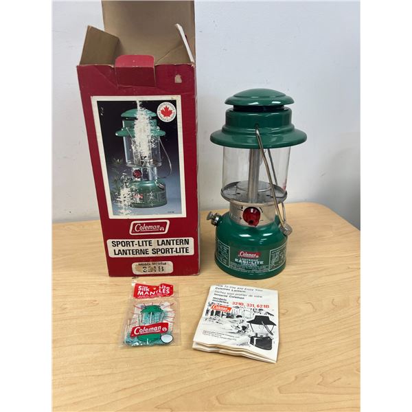 Coleman Sport-Lite Lantern 321B with box