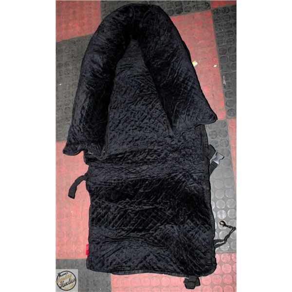 BLACK SEAT COVER WITH HEAD PILLOW