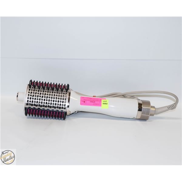 SHARK SMOOTHSTYLE HEATED COMB STRAIGHTENER