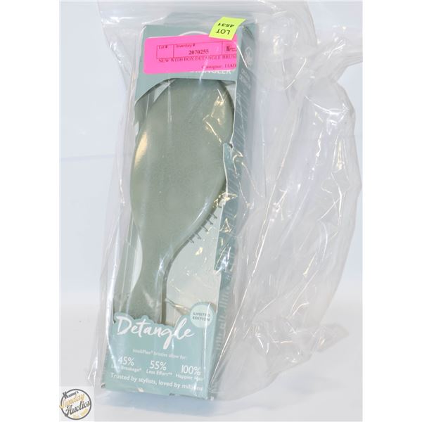 NEW WITH BOX DETANGLE BRUSH