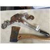 Image 2 : WOOD HANDLED AXE AND CINCH