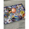 Image 2 : 2 TRAYS OF BUTTONS, PINS, FRIDGE MAGNETS AND LIGHT UP MAGNETS