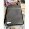 Image 2 : SWISS ARMY AND JORDACHE LUGGAGE
