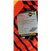 Image 8 : VIZARI CLEATS, SIZE 4.5 AND 5.5 YOUTH WITH SOCCER UNDERSHIRT SIZE YOUTH MEDIUM