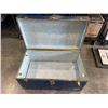 Image 2 : LARGE BLUE CHEST