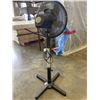 Image 2 : HOLMES FLOOR FAN