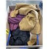 Image 3 : ASSORTED LINENS