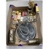 Image 1 : TRAY OF VINTAGE SHAVING ITEMS